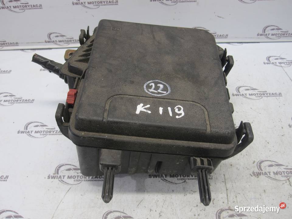 RENAULT MEGANE III 08r skrzynka bezpieczników Rok produkcji 2008