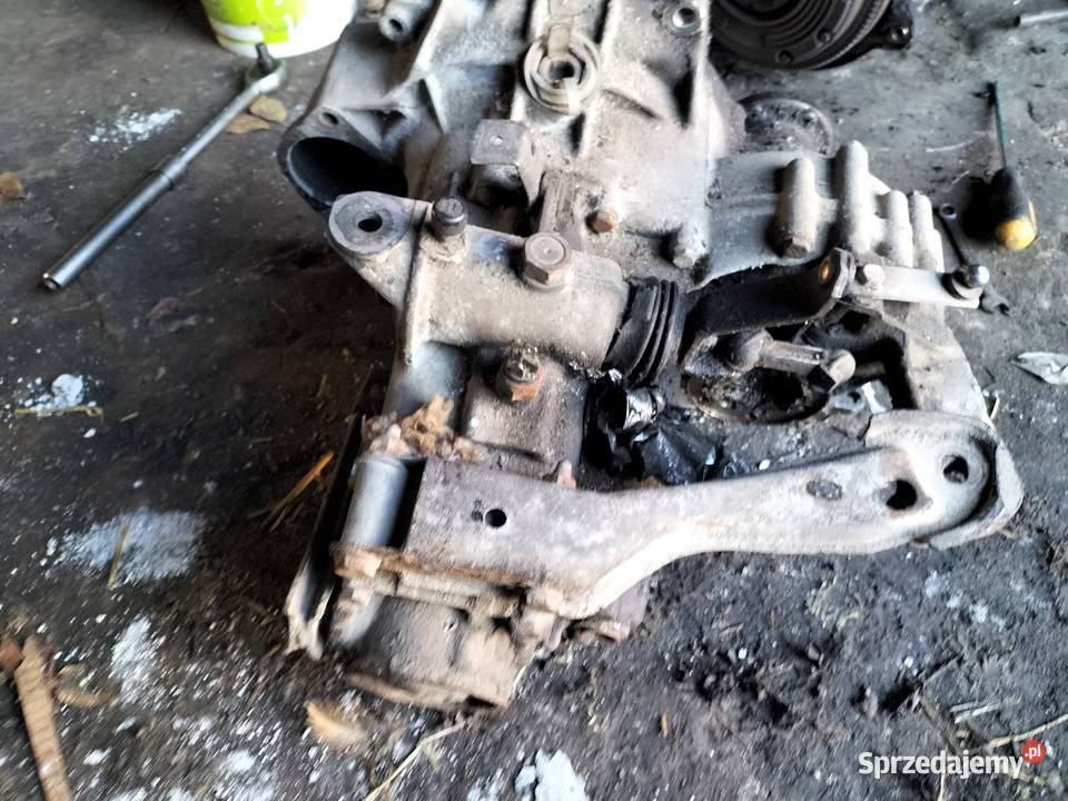 GOLF II 2 JETTA 2 16 18 SKRZYNIA BIEGÓW 4T23039 Kamień-Kolonia