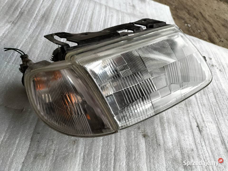 Citroen SAXO 9699 LAMPA PRZÓD PRZEDNIA PRAWA osobowe lubelskie Kamień-Kolonia