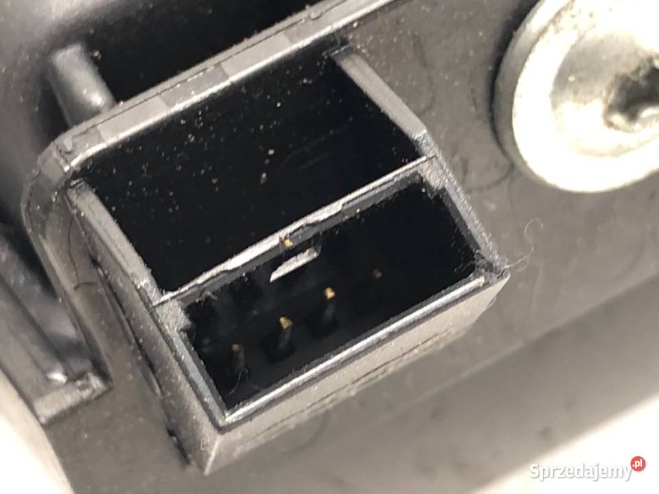 KLAMKA LISTWA KLAPY TYŁ AUDI A4 B7 8E0827657E sprzedam