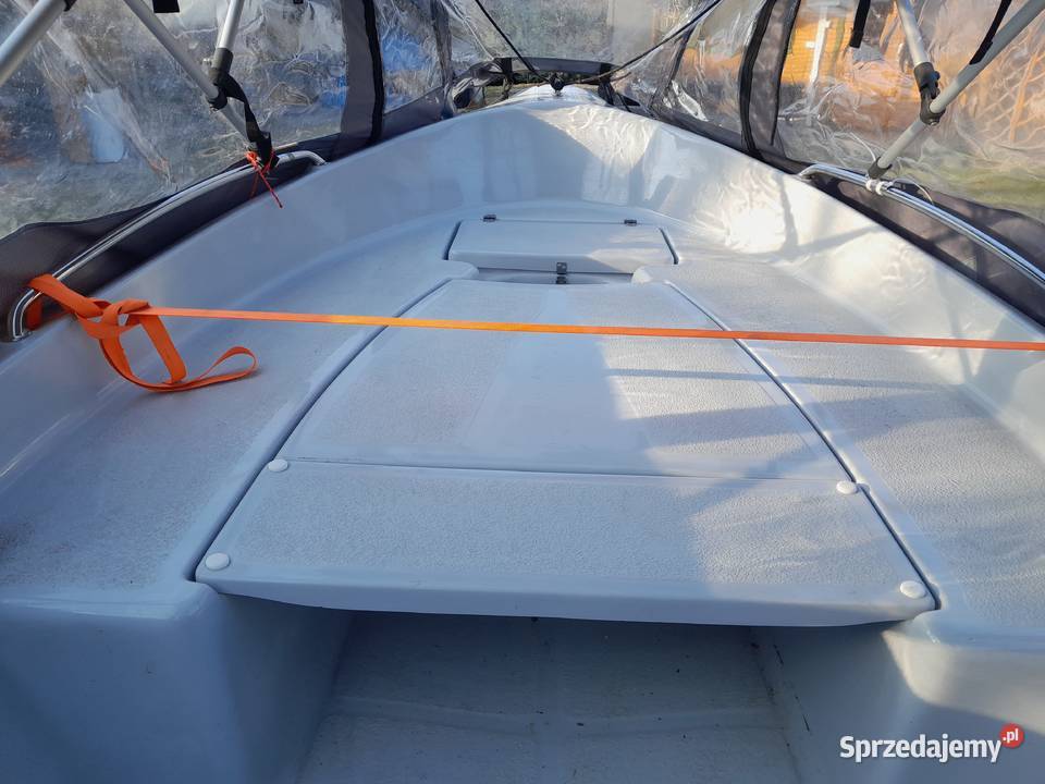 ŁÓDKA WĘDKARSKA Z NAMIOTEM I PRZYCZEPĄ Sporty strzeleckie i myślistwo Kętrzyn