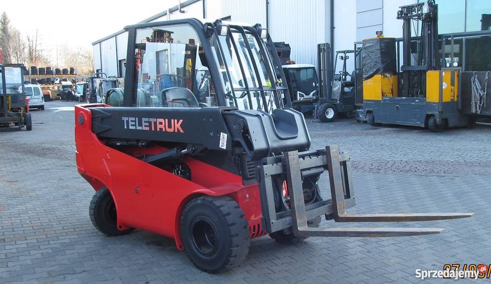 Wózek widłowy teleskopowy z ramieniem Kęty