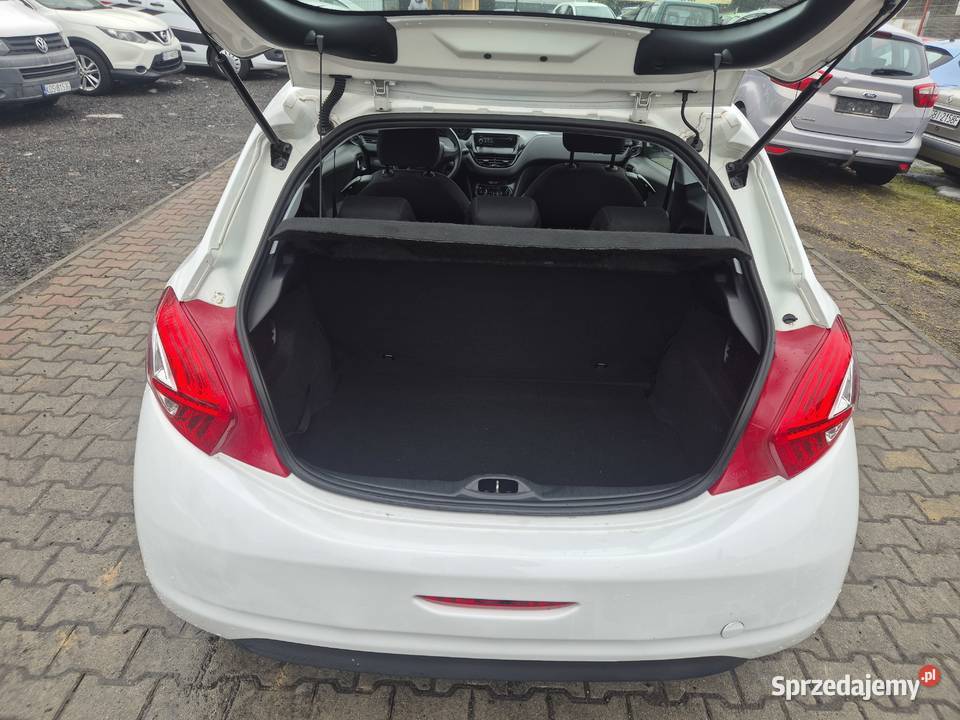 Peugeot 208 14d 68 152 przebiegu ZadbanyNie 2/3 Bujaków