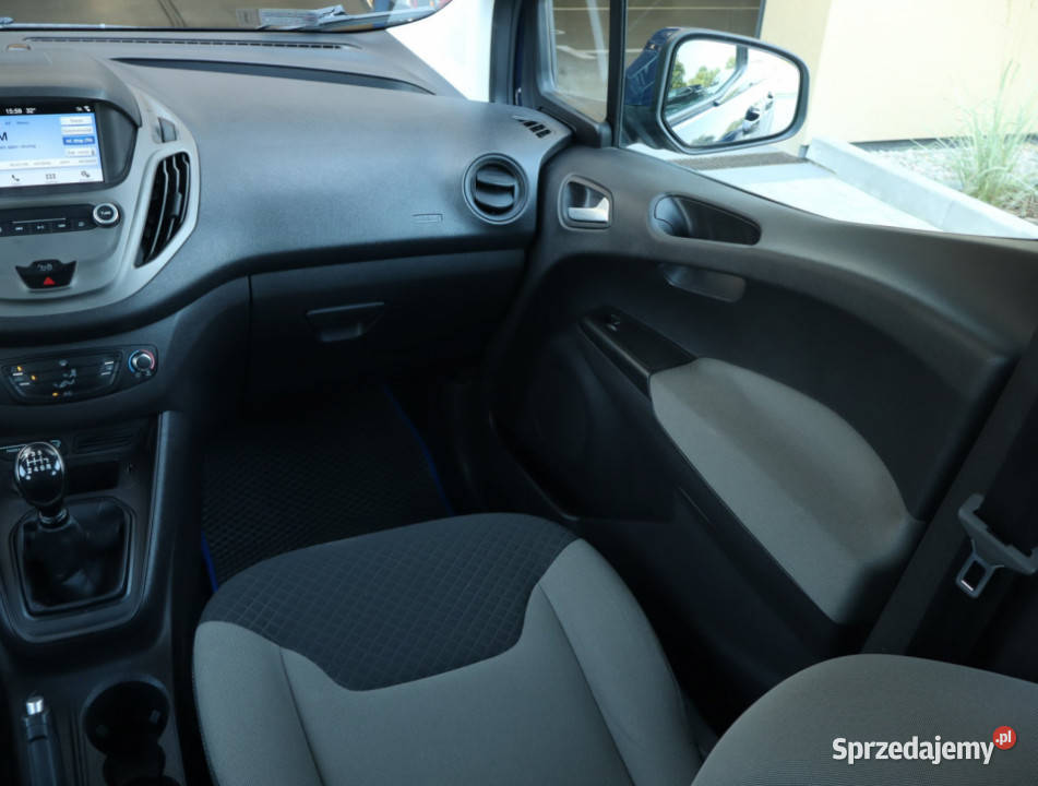 Ford Transit Courier 10 EcoBoost