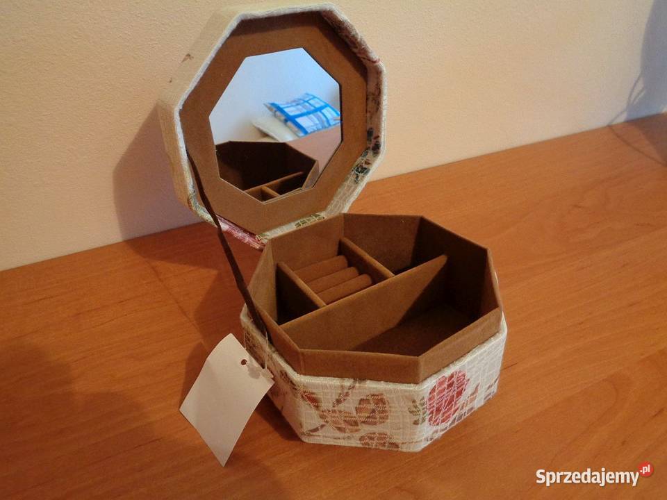 Kuferek na biżuterie Toruń