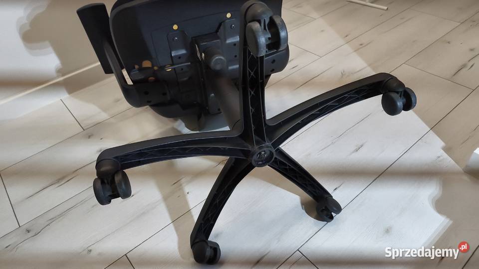 1 Ergonomiczne krzesło biurowe Nowy Styl Master Białystok sprzedam