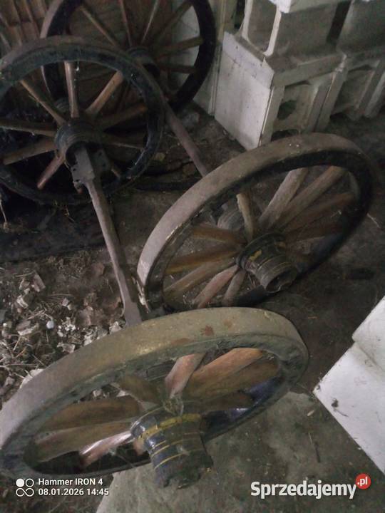 Osie woza z kołami Parzęczew