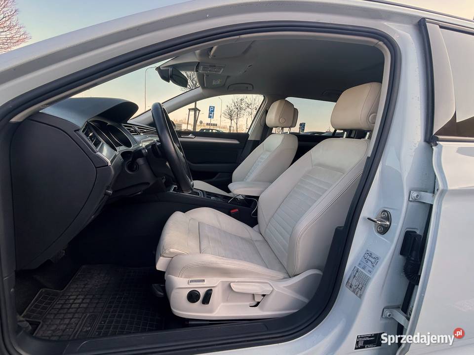 Passat TSI Salon DSG Alcantara bezwypadkowy fv23 Passat Warszawa