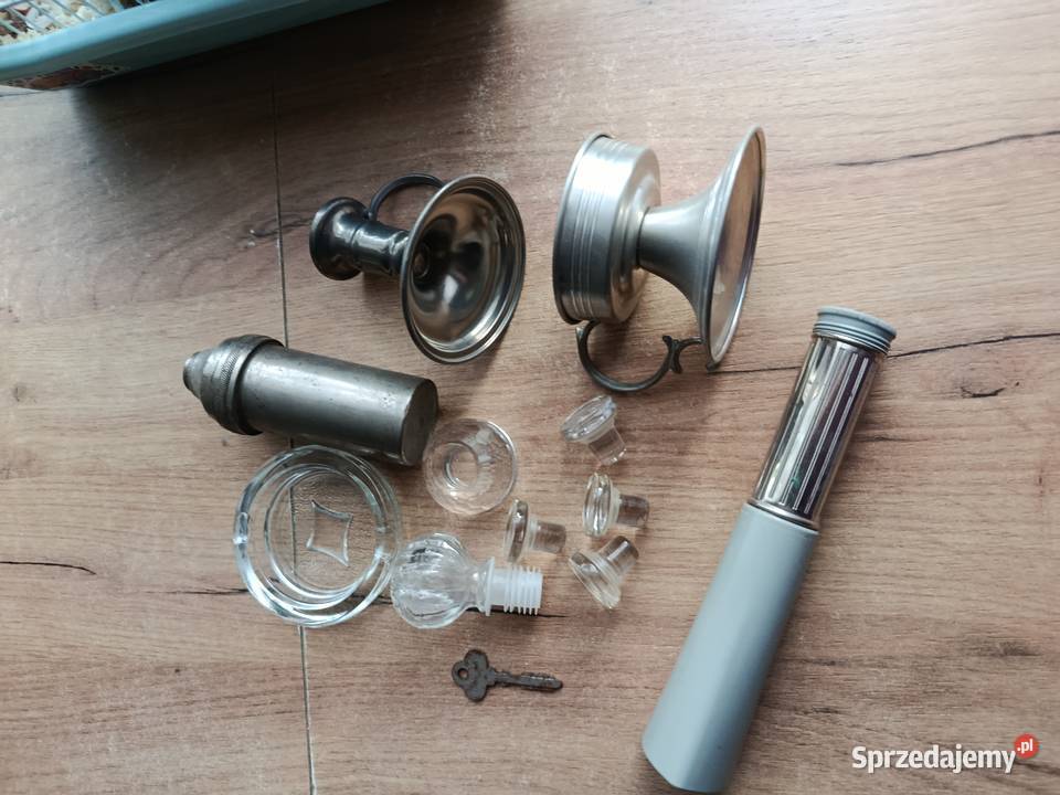 Sprzedam różności 4 korki szklane świeczniki 1 sprzedam