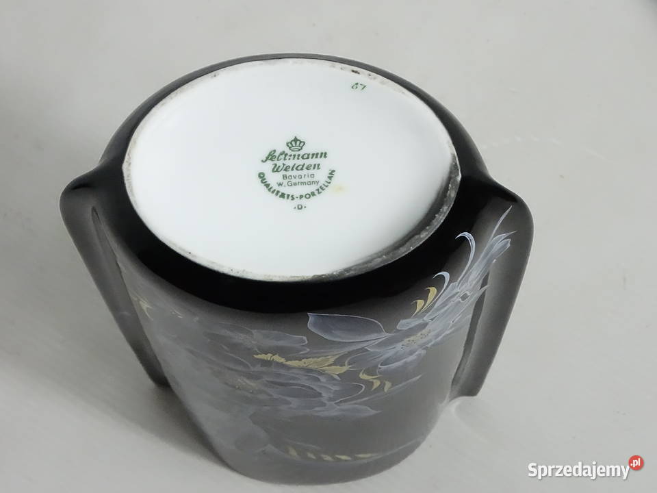 Elegancki czarny wazon porcelanowy Seltmann Biłgoraj