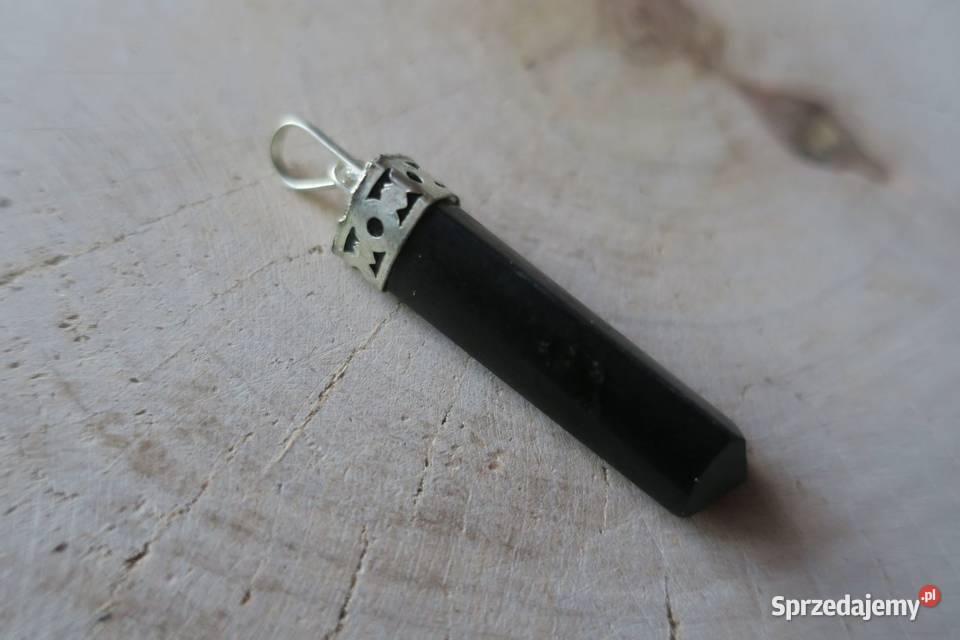 Wisiorek czarny turmalin zawieszka Brwinów