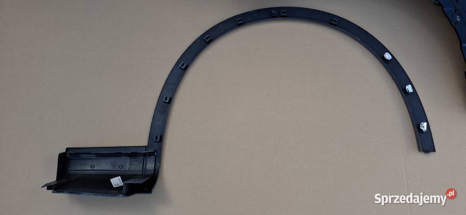 MASERATI LEVANTE TROFEO BŁOTNIK LEWY PRZÓD Bieleń