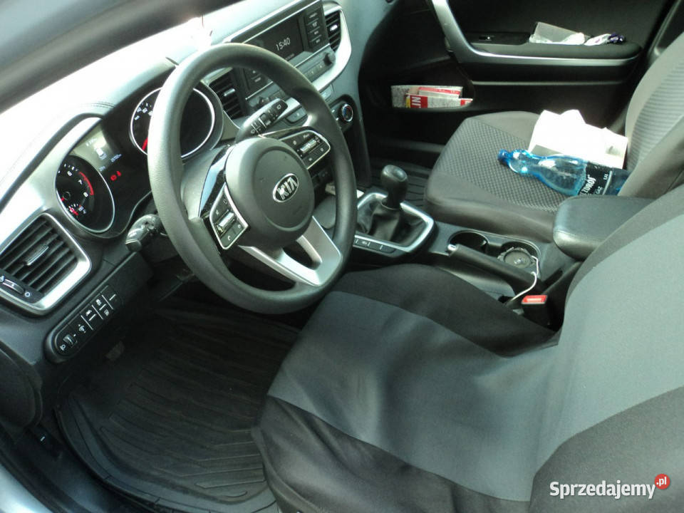 Kia Nowy Ceed sprzedam ładnego KIA CEED z 2020r centralny zamek