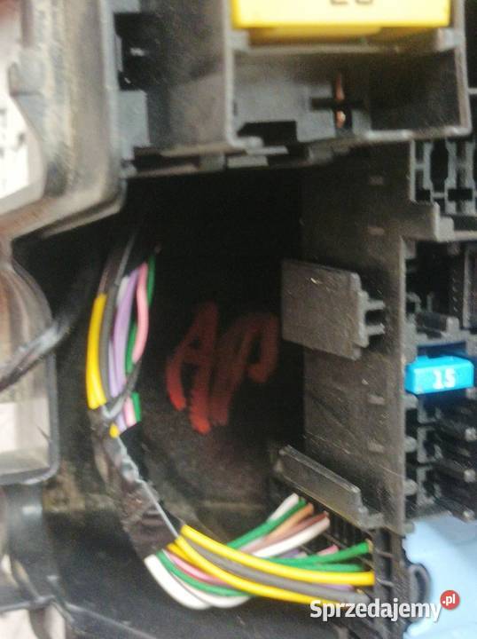 SKRZYNKA BEZPIECZNIKÓW 243807988R 10 TCE 91 Skrzynki bezpieczników