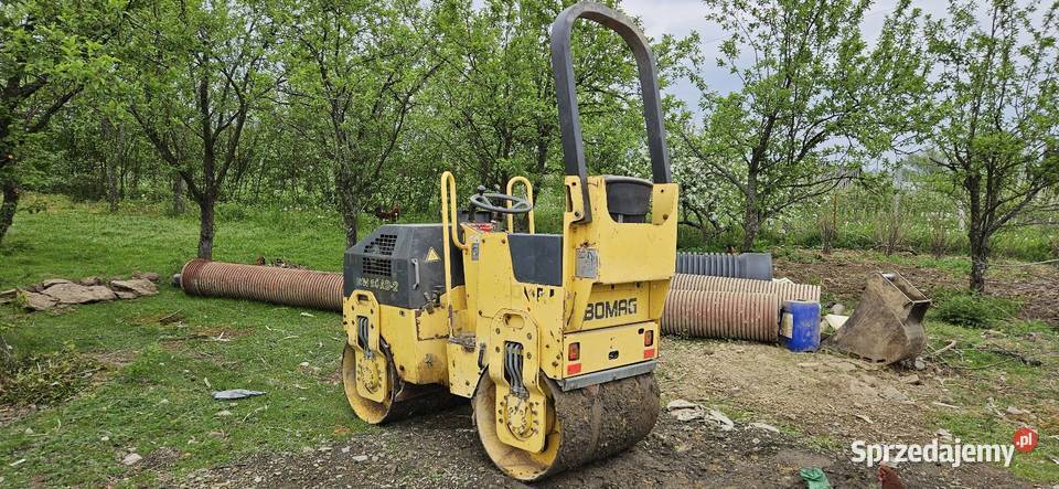 Walec drogowy bomag bw80 15tony umowa Łącko