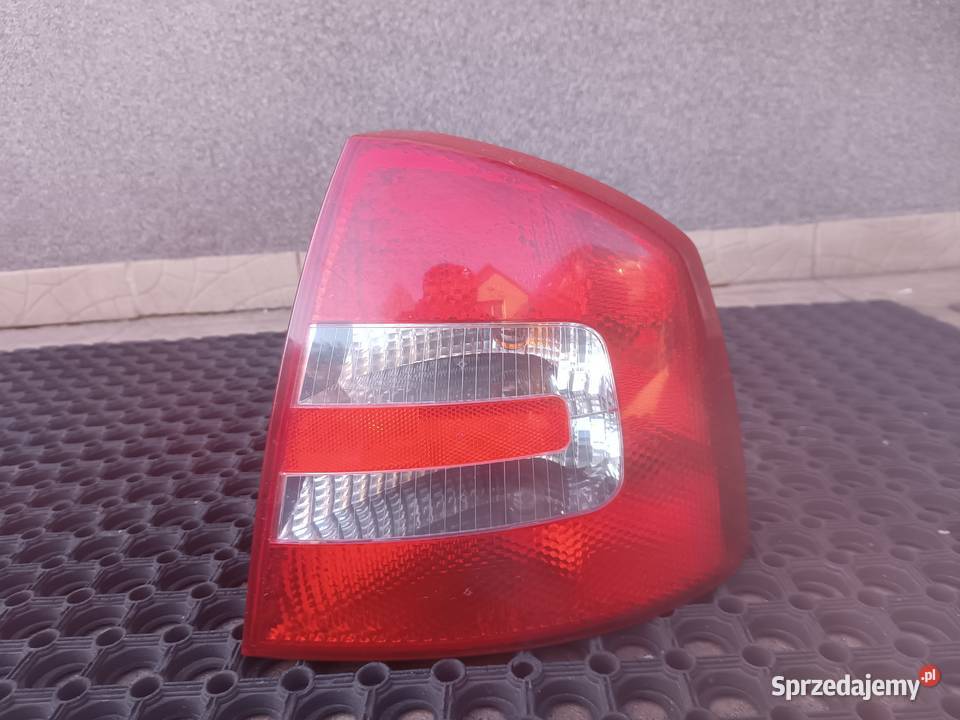 Skoda Octavia 2 II 2004 HB hatchback LAMPA PRAWY osobowe Lampy tylne Częstochowa