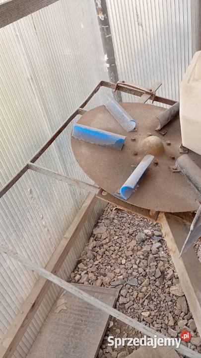 ROZSIEWACZ KOS Rozsiewacze nawozów Łukowa