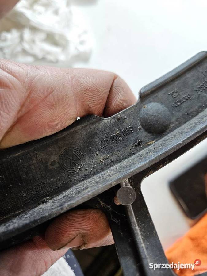 VW GOLF PLUS 0509 ŚLIZG LEWY ZDERZAKA PRZÓD osobowe Międzychód sprzedam