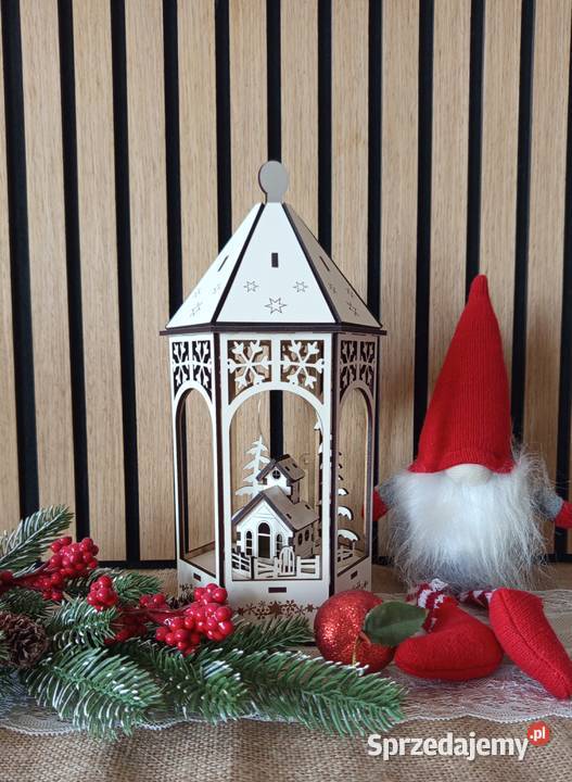 Lampion świąteczny LED z drewnianą scenką