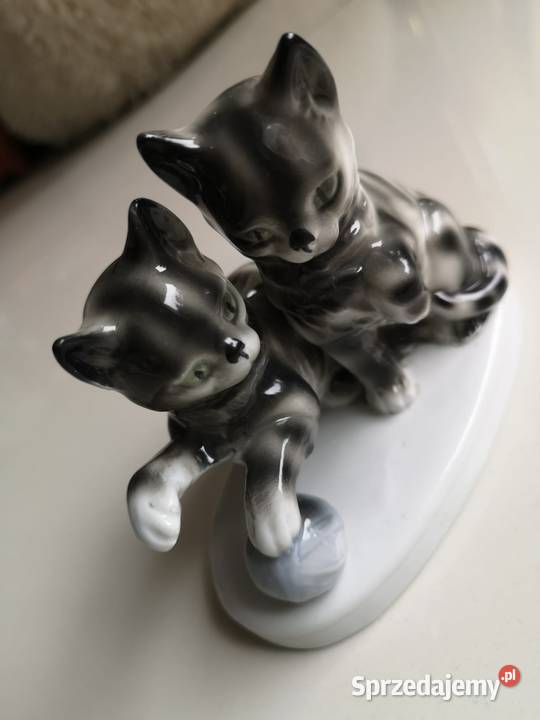 Figurka porcelanowa Bawiące się kotki Toruń