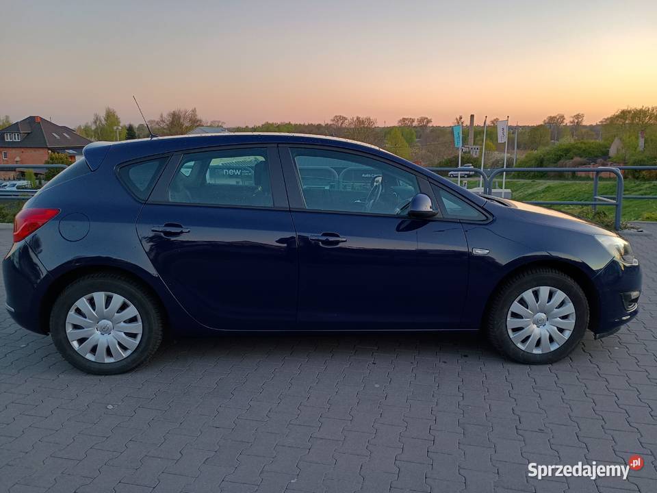 Prywatnie Opel Astra Lift 5drzwi 201314r 14i gniazdo SD