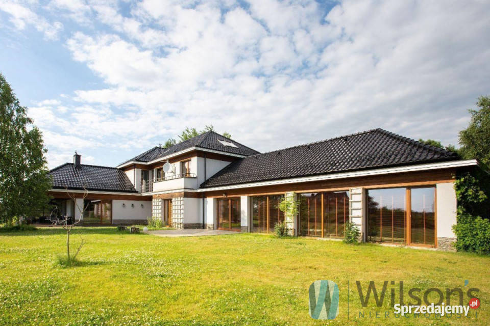 sprzedaży domu wolnostojącego 560m2 Osieck sprzedam