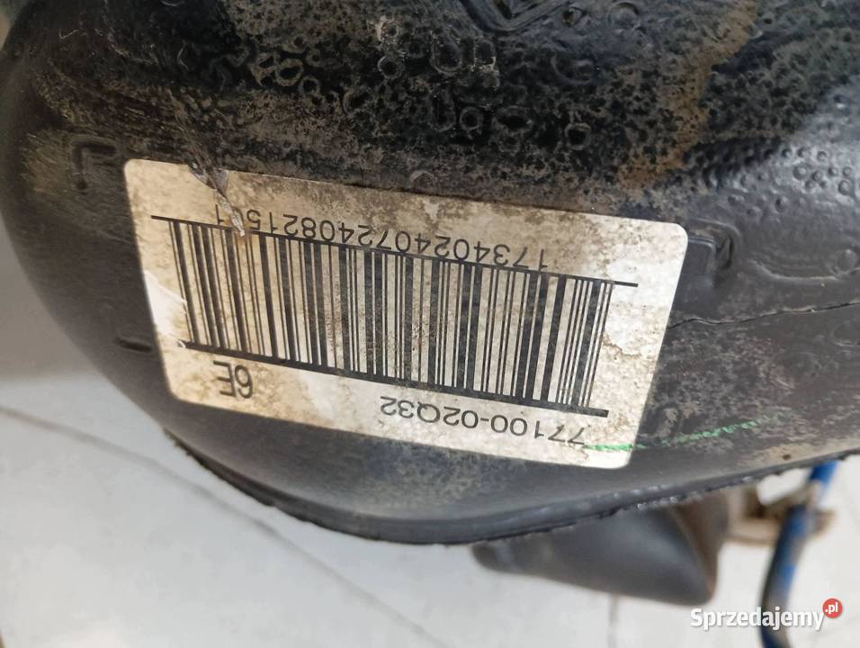 ZBIORNIK PALIWA BAK POMPA 15 B 7710002Q32 Toyota świętokrzyskie