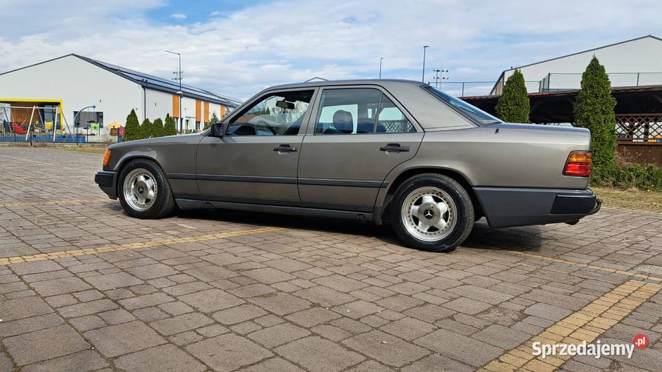 1986 Mercedes W124 sedan 30 benzyna 216000km Namysłów