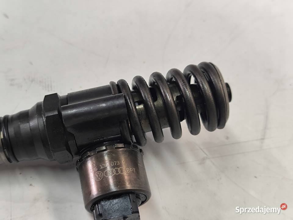 POMPOWTRYSKIWACZ AUDI SEAT VW 19 TDI 03G130073B osobowe Przystajń