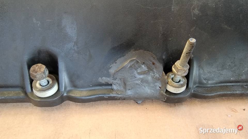 Pokrywa zaworów lewa silnik EKG 20092012 37L V6 Rok produkcji 2012 Mszanka