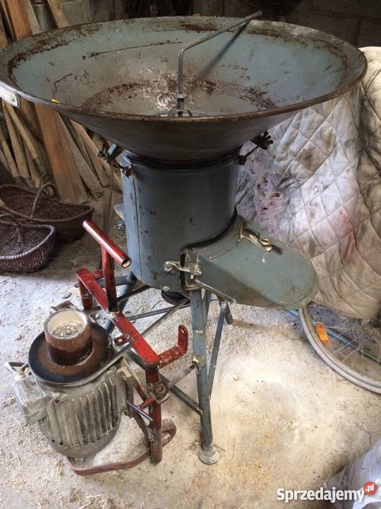 Śrutownik bijakowy Bąk Wyszyna