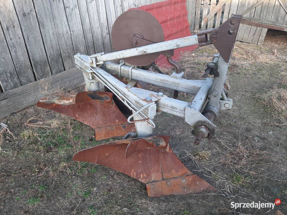 Pług dwuskibowy Maszyny rolnicze Grabów nad Pilicą