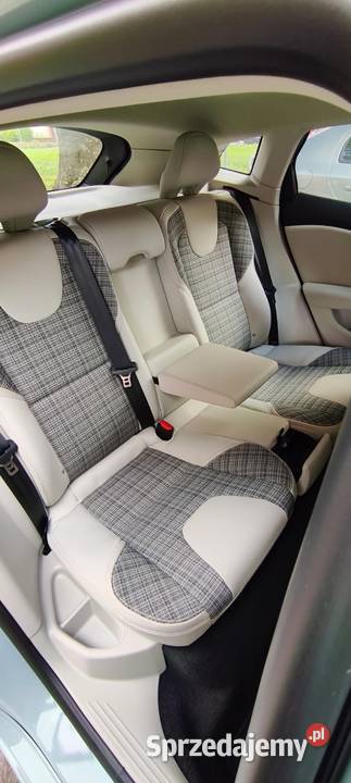 VOLVO V40 T3 Momentum garaż2 kolorowa tapicerka 4/5 Stargard