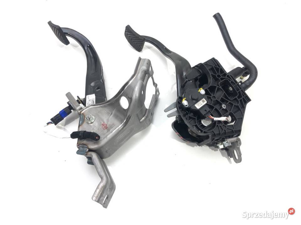 PEDAŁY HYUNDAI i30 32800J7100BB 15 110