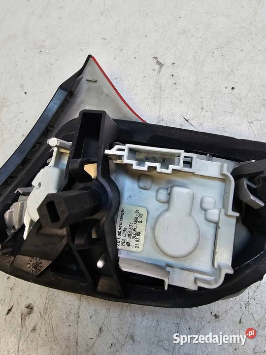 LAMPA LEWY TYŁ W KLAPĘ AUDI A4 B7 AVANT