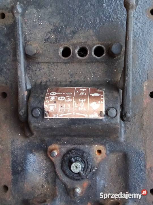 Sprzedam obudowę skrzyni biegów zetor 6711 6718 Winowno sprzedam