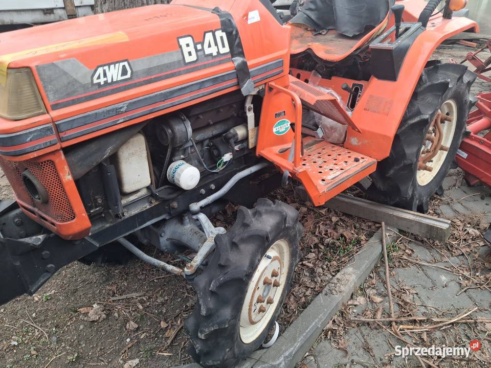 Kubota B40 4x4 uszkodzona Kubota Konary