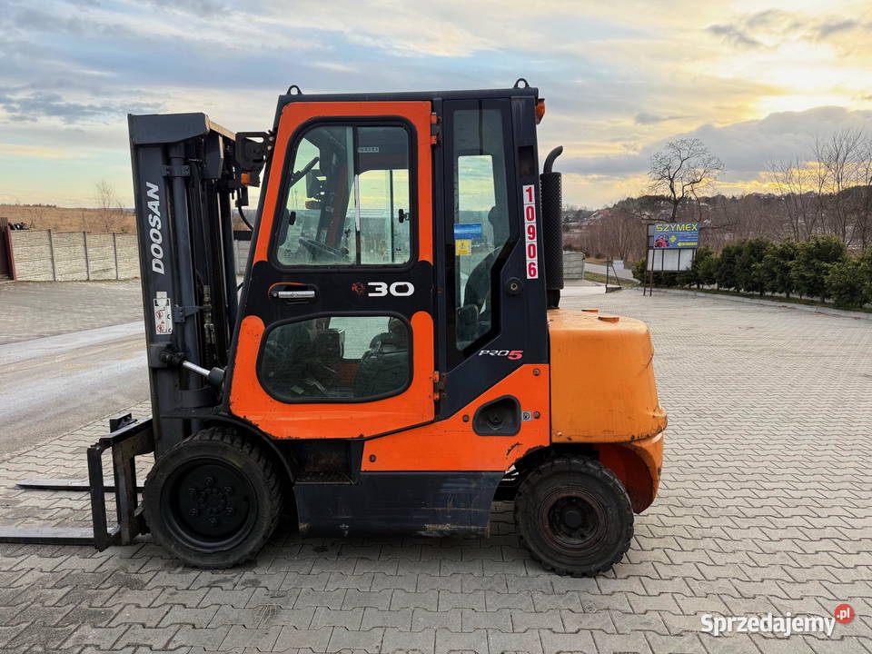 wózek widłowy DOOSAN D30S5 diesel 3000 Triplex