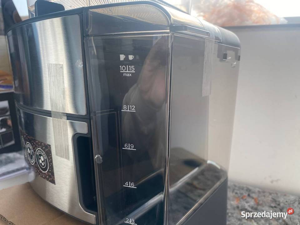 Ekspres do kawy Russell Hobbs Grind Brew z