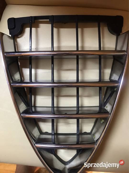 Atrapa grill zderzaka motylek maski Alfa Romeo Góra Kalwaria