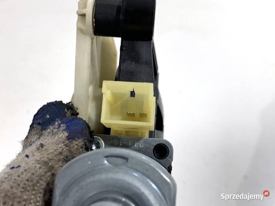 PODNOŚNIK SZYBY PRAWY TYŁ AUDI A3 8V 8V4839462 Mechanizmy opuszczania szyb