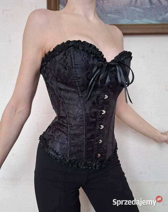 Czarny gorset gotycki wiązany z tyłu koronkowy