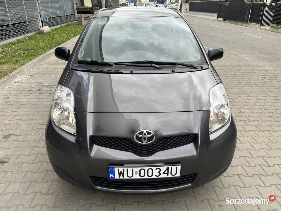 Toyota Yaris 13 benzyna 6 biegów Bezwypadkowy Warszawa