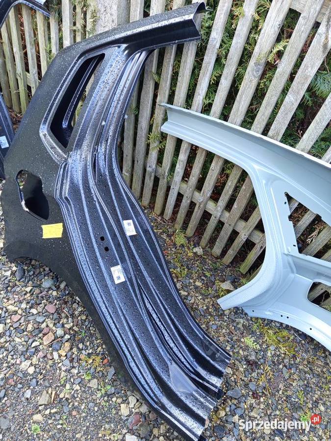Błotnik tylny prawy golf sportsvan 510 nowy