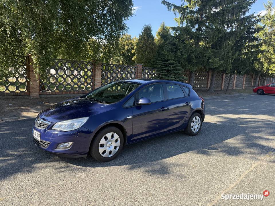 Opel Astra J Wołów