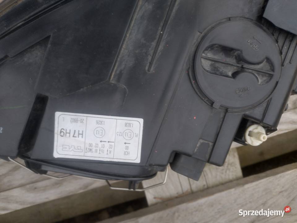 Volvo lampa przód Poznań