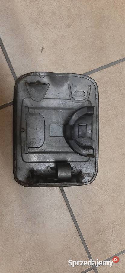 bmw e23 klapka wklewu paliwa uchwyt korka zawias części blacharskie Motoryzacja mazowieckie Mińsk Mazowiecki