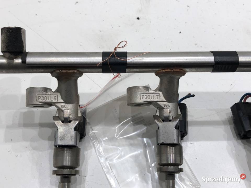 LISTWA WTRYSKOWA MAZDA 2 DL P51313250 15 115 osobowe Listwy wtryskowe