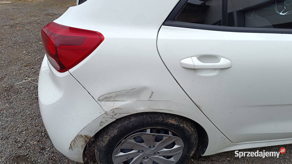 kia rio 72023 12 benzin 61kw 85000 uszkodzona Bochnia