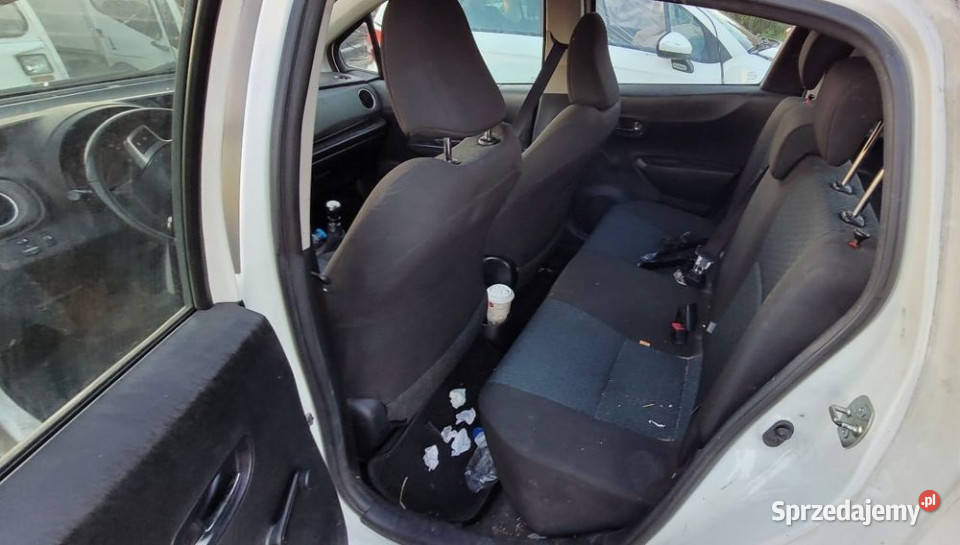Fotele przekładka vana toyota yaris III 12r Pozostałe Motoryzacja Wola Jachowa